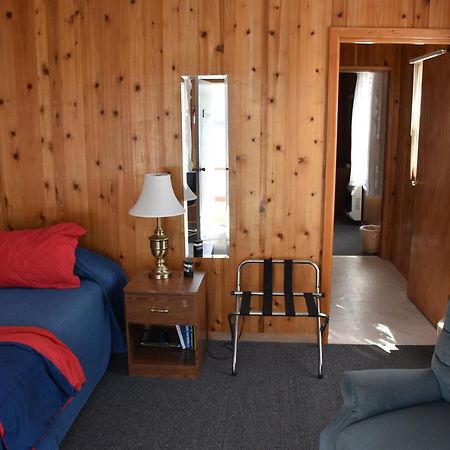 Zachar Bay Lodge Kodiak Exterior photo